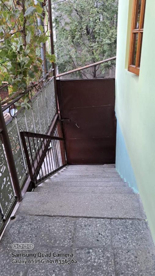 Apartment With A Nice Terrace In Old City Center ティビリシ エクステリア 写真