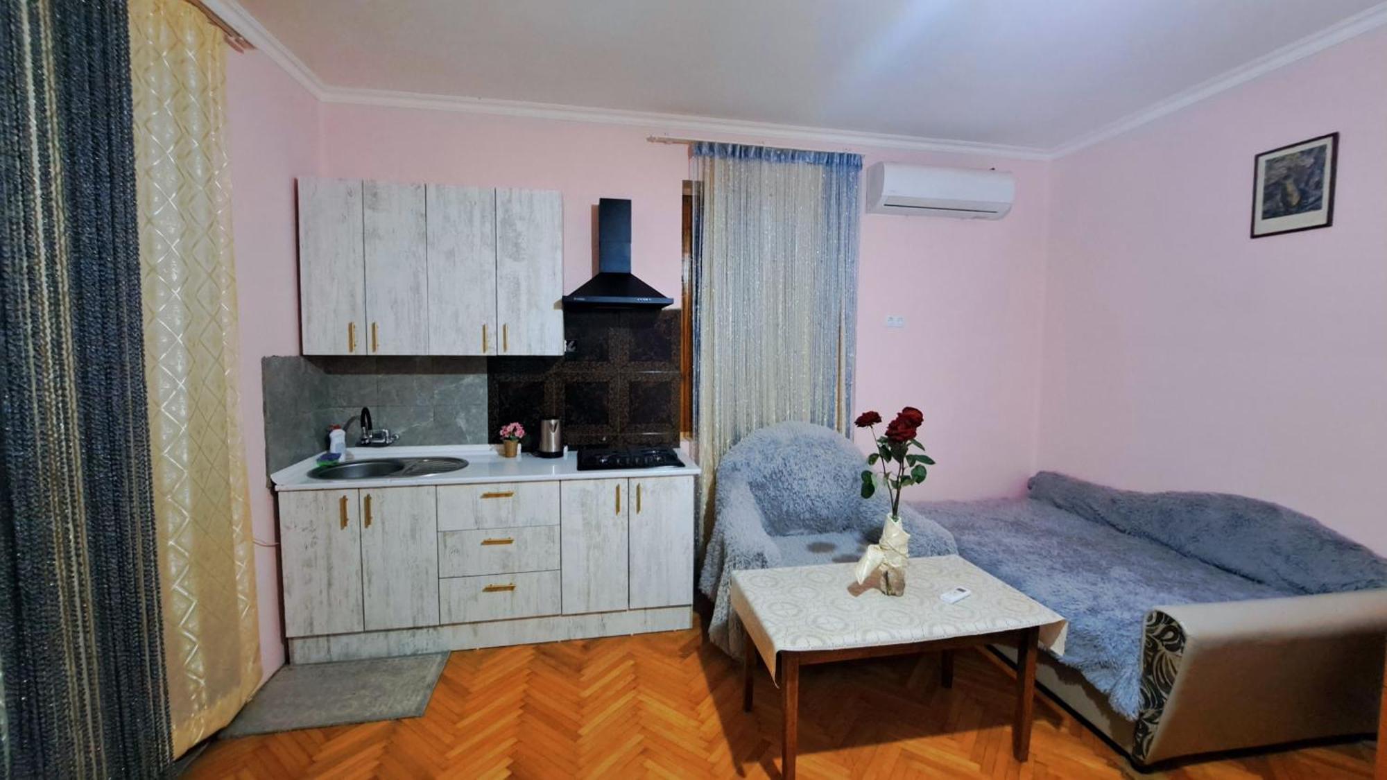 Apartment With A Nice Terrace In Old City Center ティビリシ エクステリア 写真